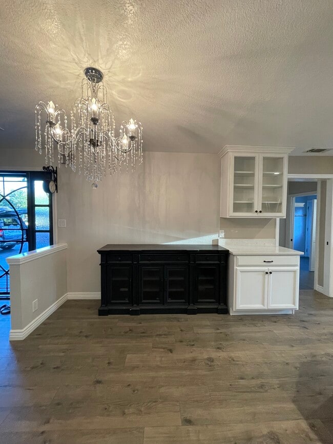 Building Photo - 2971 Bonnie Ln