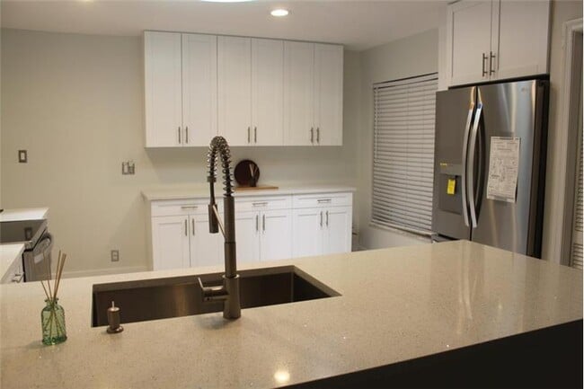 Building Photo - 1518 Primrose Ln