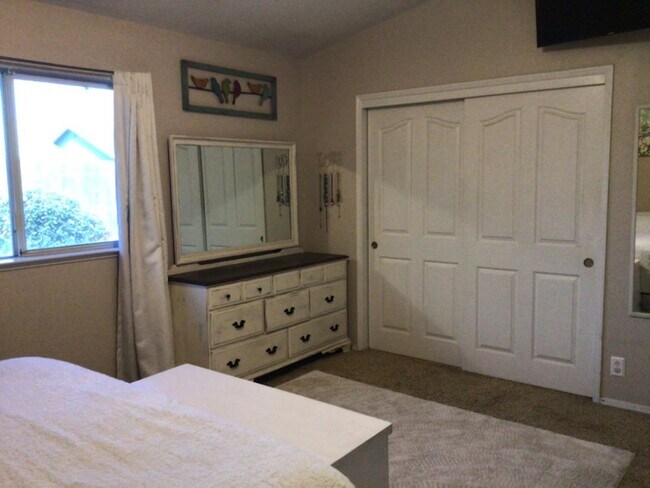 Building Photo - 1555 Morgan Dr