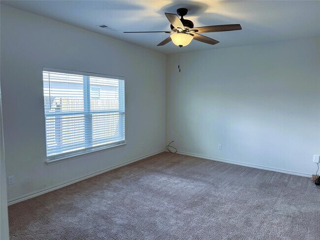 Building Photo - 356 Cres Park Dr