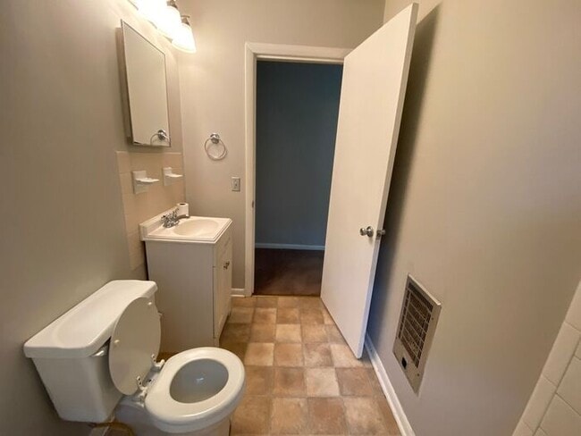 Building Photo - Cute 1 Bedroom in East Nashville!