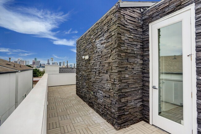 Building Photo - 1615 Wheeler Ave