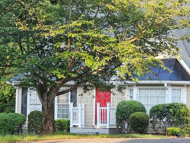 Building Photo - 4635 Hampton Square Dr