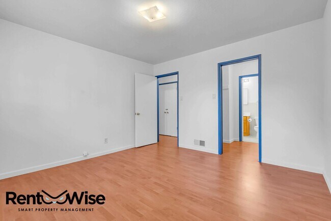 Building Photo - 214 Miramar Ave