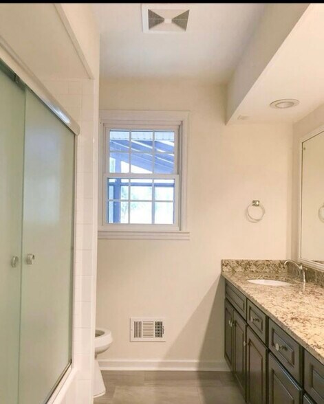 Building Photo - 504 Aumond Rd