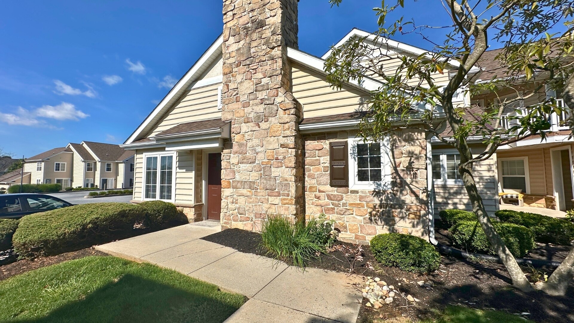 Building Photo - 676 Wallingford Rd
