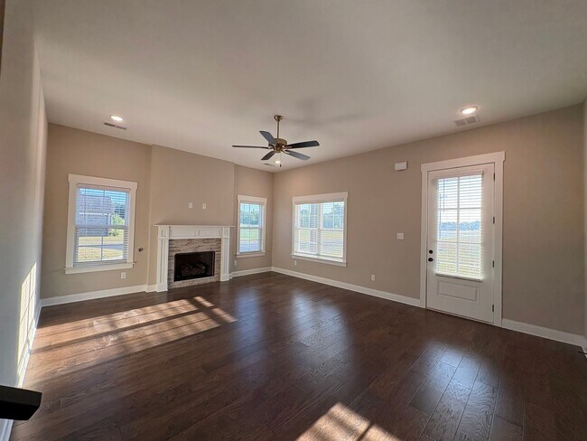 Building Photo - 7291 Crosswinds Blvd