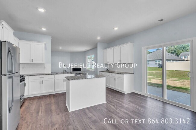 Building Photo - 1313 Chamomile Ct