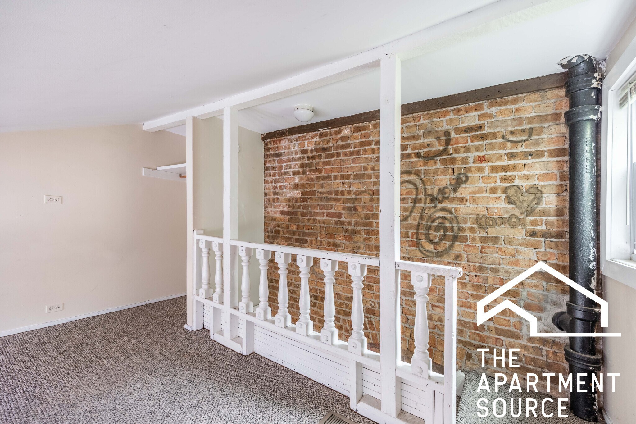 Building Photo - 1501 W Fullerton Ave