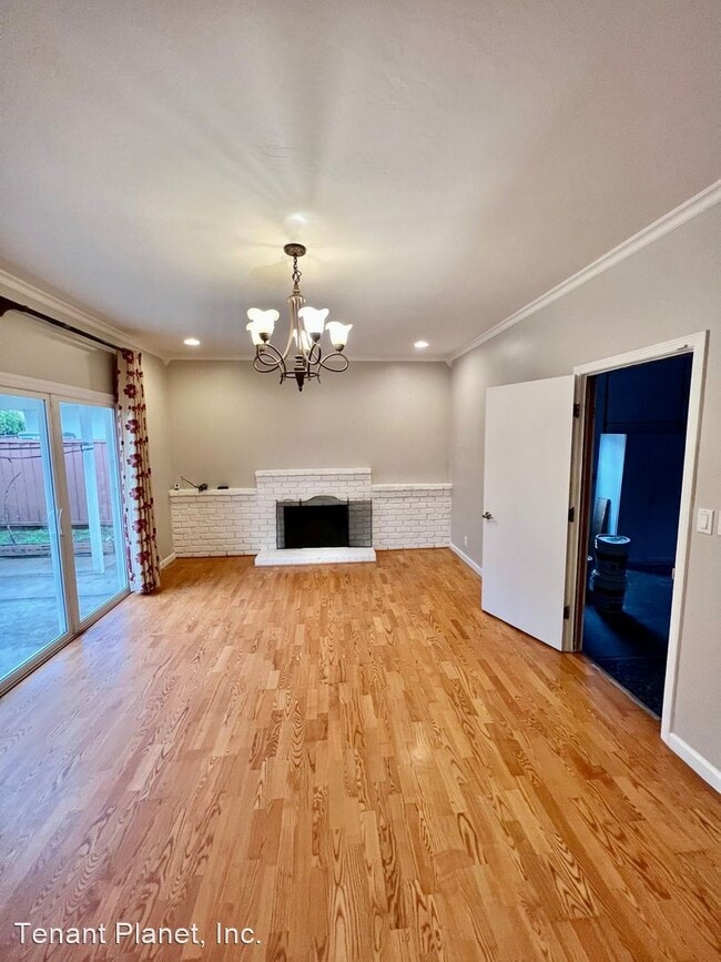 Building Photo - 3 br, 2 bath House - 1550 Magpie Ln