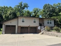 Building Photo - 3 bedrooms, 3 bath, 3 car garage