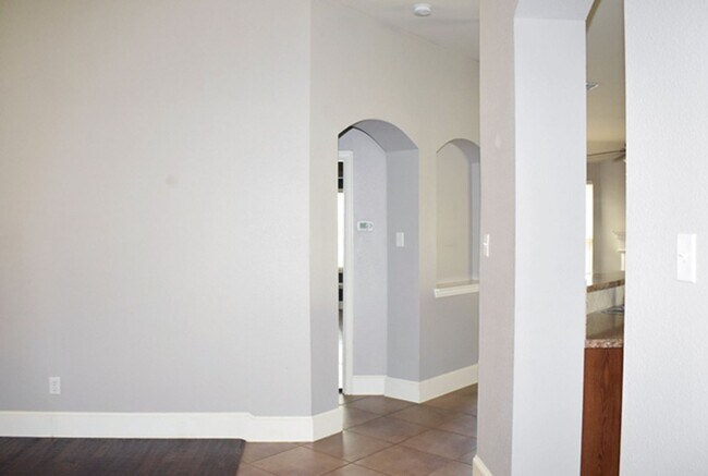 Building Photo - 10312 Colfax Dr