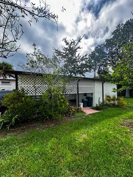 Building Photo - 527 S Egret Cir