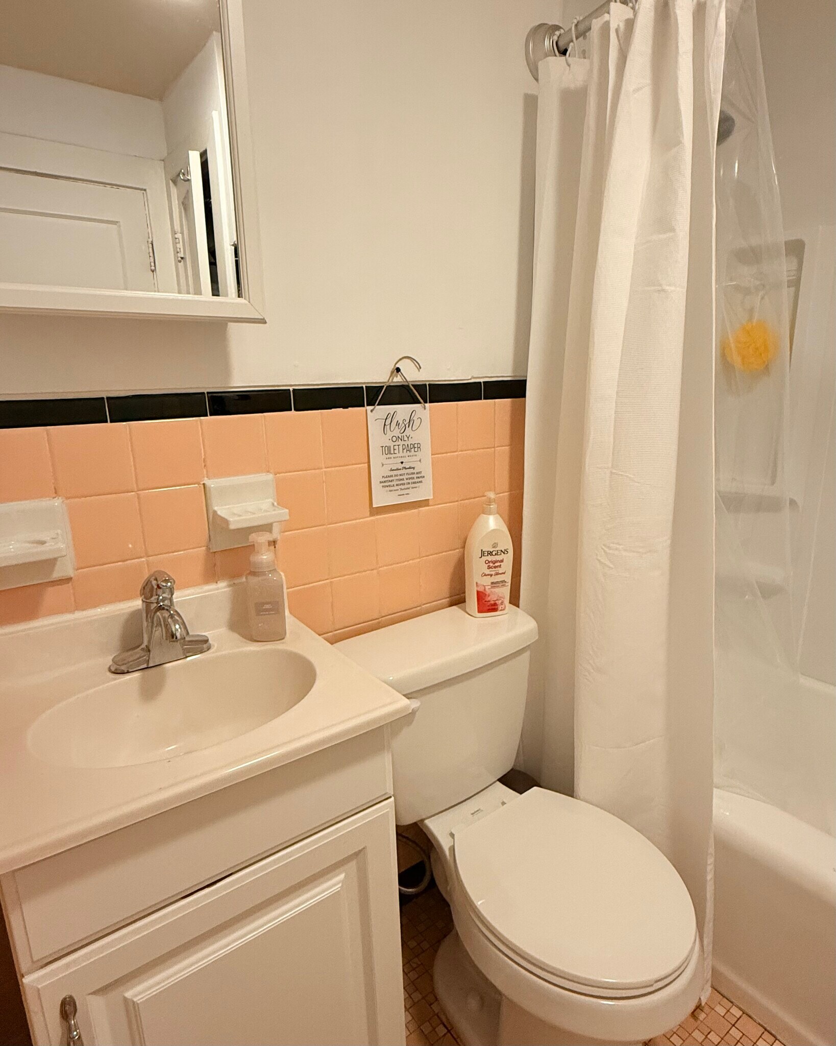 Building Photo - 1924 Macklind Ave