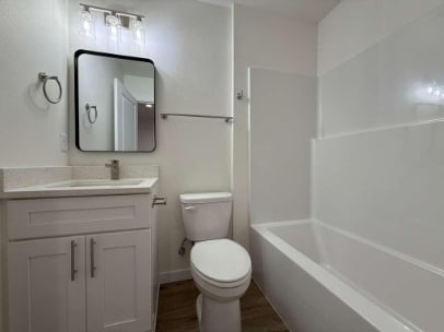 Building Photo - 3925 E 32nd Ave