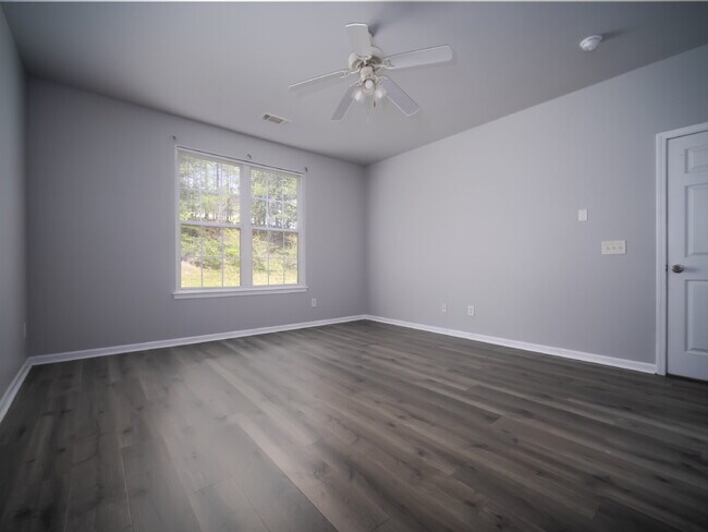 Building Photo - 1030 Boxelder Ln