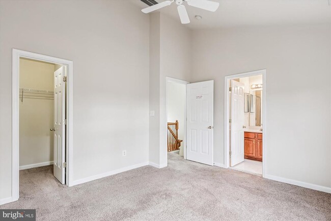 Building Photo - 5503 Sacramento Mews Pl