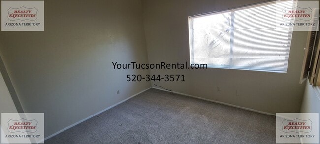 Building Photo - 1st Ave & Limberlost Dr - 2 Beds/ 1.5 Bath...