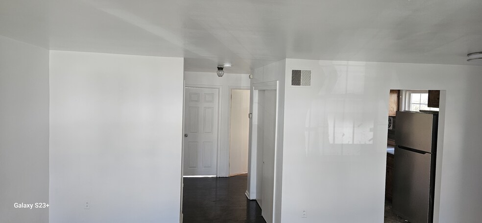 Primary Photo - 3220 Albemarle Ave