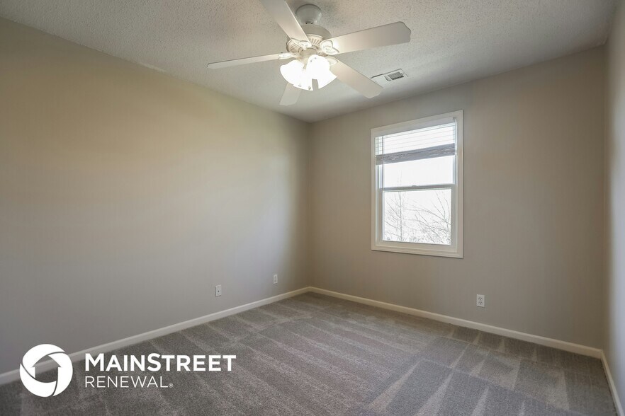 Building Photo - 12972 S Summit St