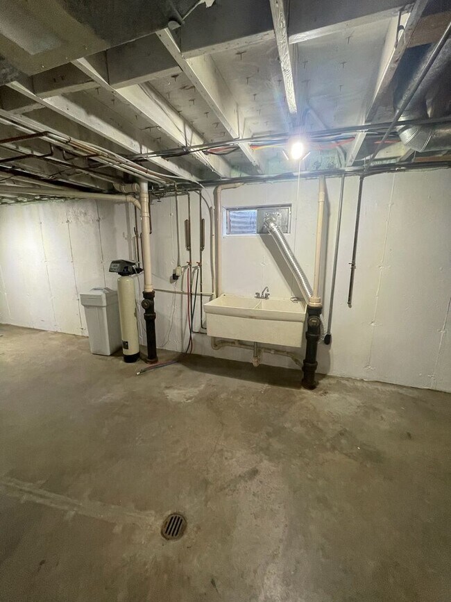 Building Photo - FREE JULY RENT!!! FULLY UPDATED 2-bedroom, 1-bath home (with bonus room) in Janesville