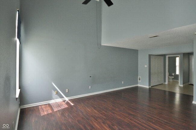 Building Photo - 524 New Moon St