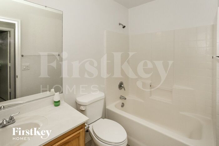Building Photo - 7623 W Nicolet Ave