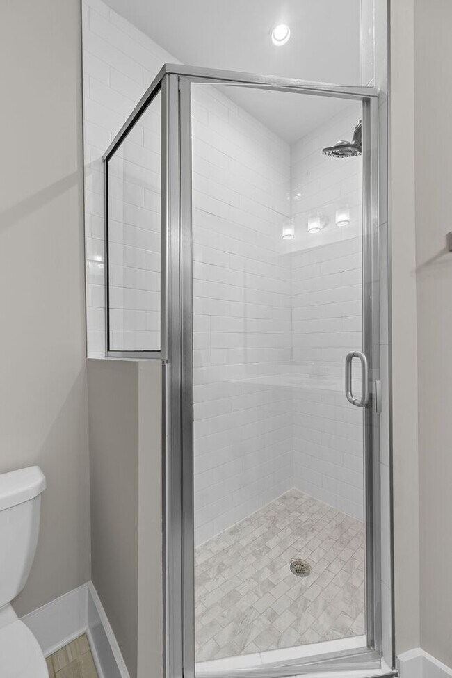 Building Photo - Stunning Home in Melrose 12 South Area...D...