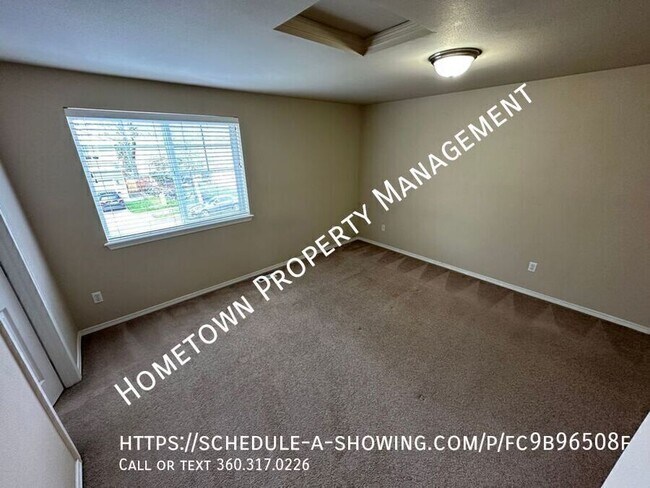 Building Photo - 2406 Pleasanton Ct SE