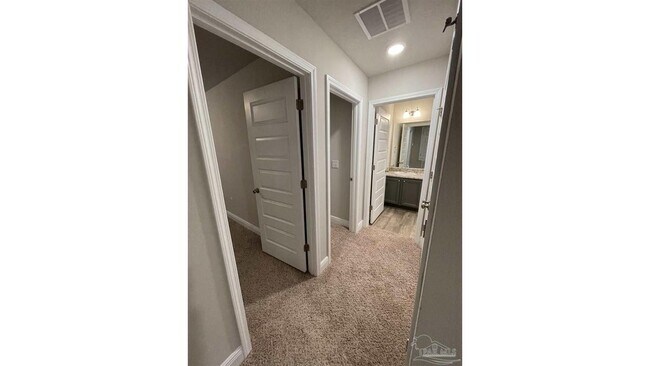 Building Photo - 6053 Royal Port Ct