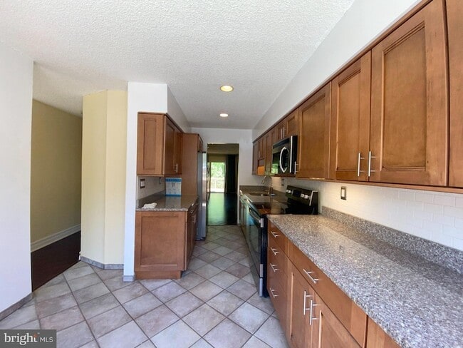Building Photo - 326 Brigade Ct