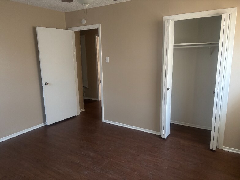 Building Photo - 513 Carlyle Dr