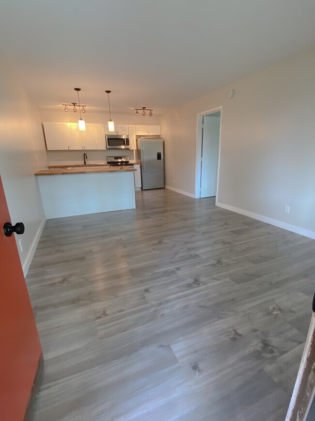 Building Photo - 3600 Hillsboro Pike