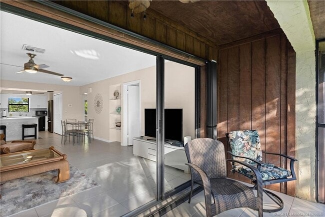 Building Photo - 4885 SE Capstan Ave