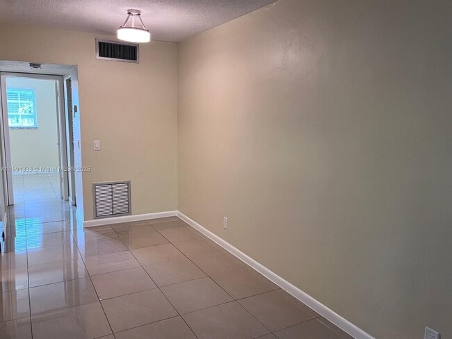 Building Photo - 432 SE 20th St