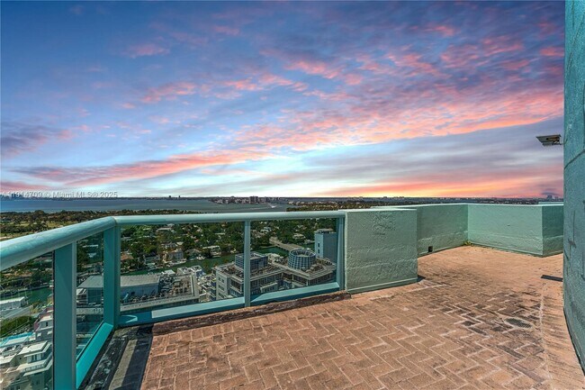 Building Photo - 6000 Indian Creek Dr