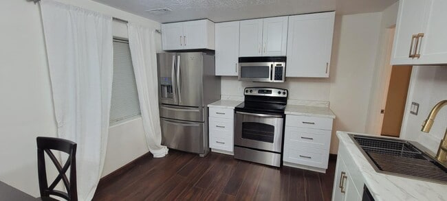 Building Photo - 7039 Claudia Hill Ln