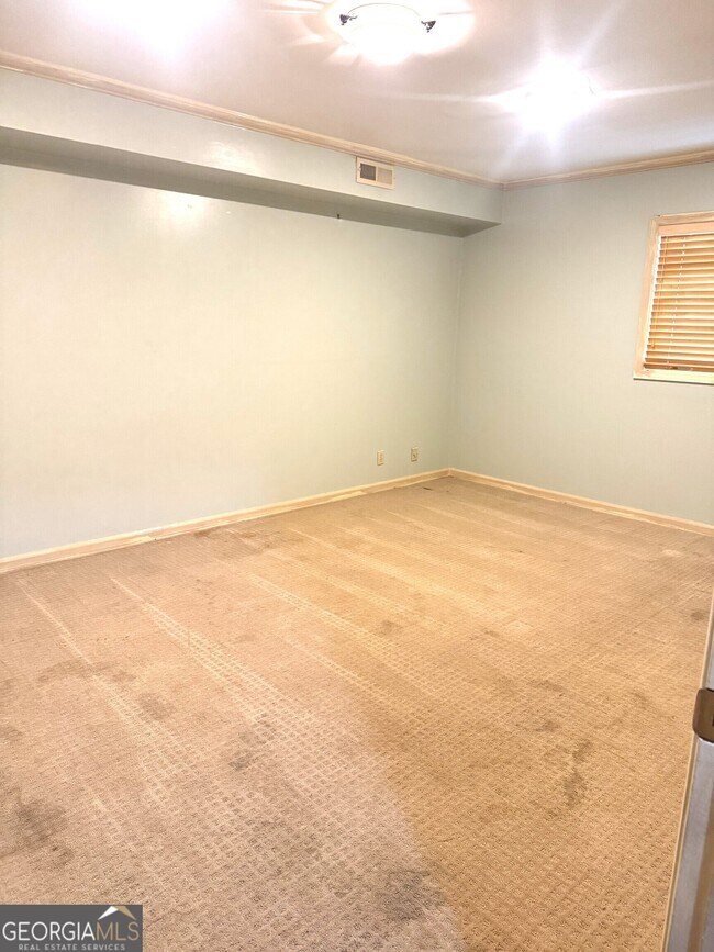 Building Photo - 535 Pierce Ave