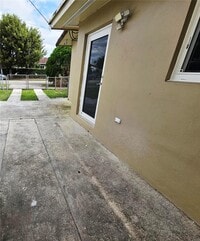 Building Photo - 9301 SW 37th St