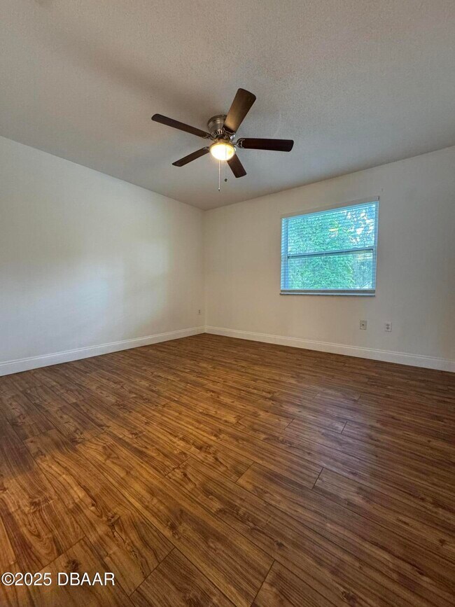 Building Photo - 175 Yorktowne Dr