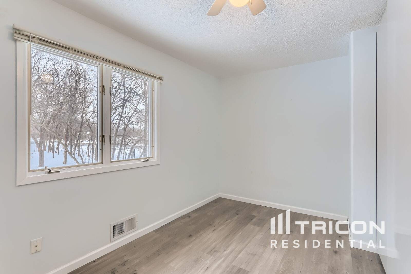 Building Photo - 13450 Wellington Ct