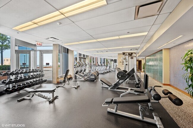 Building Photo - 420 E Waterside Dr