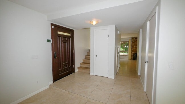 Building Photo - La Jolla Shores Heights - 4 Bedroom, 2.5 b...