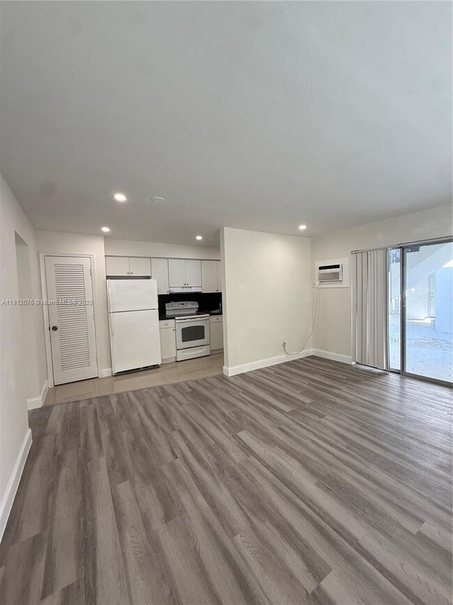 Primary Photo - 16890 NE 21st Ave