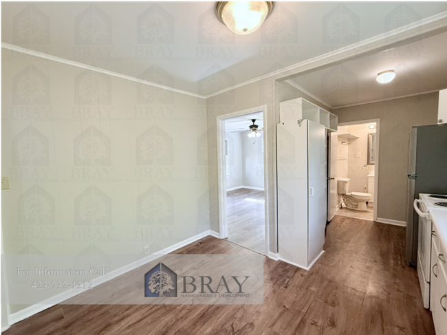 Building Photo - Charming Cottage Retreat in the Heart of Ridgefields – 2BR Renovated Home with Stream Views