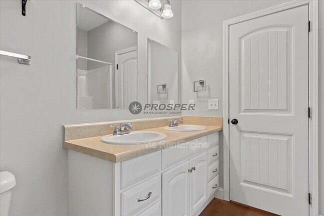 Building Photo - 110 Raeburn Way