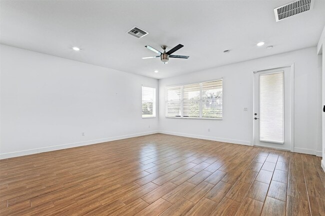 Building Photo - 4281 Marina Way