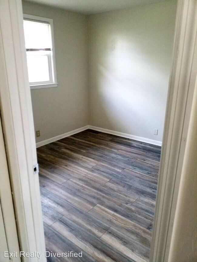 Building Photo - 1717 24th Ave N