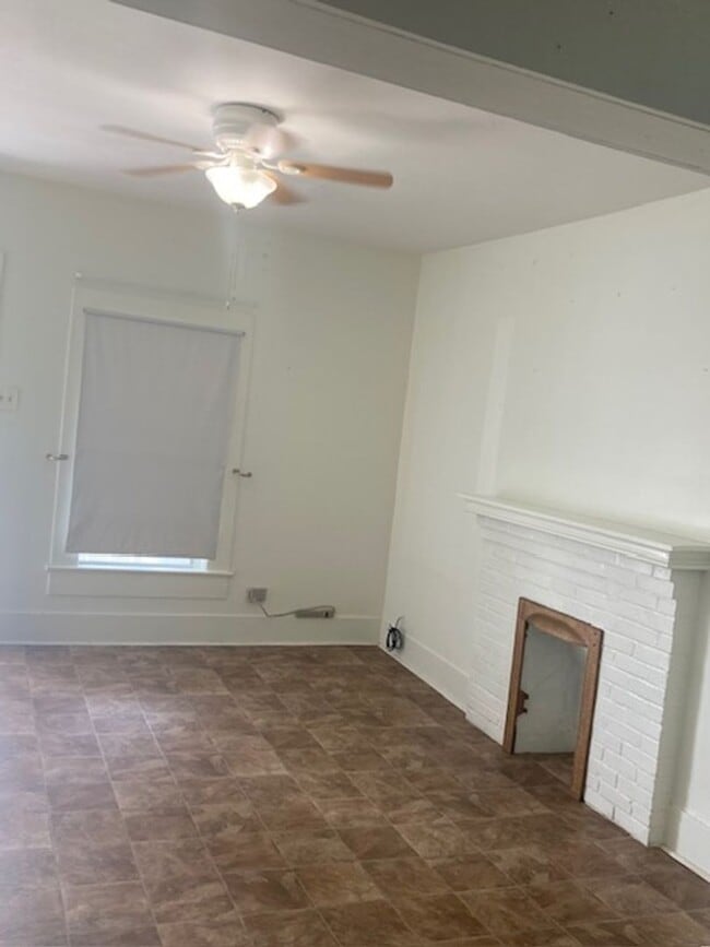 Building Photo - Gulfport 2 Bedroom