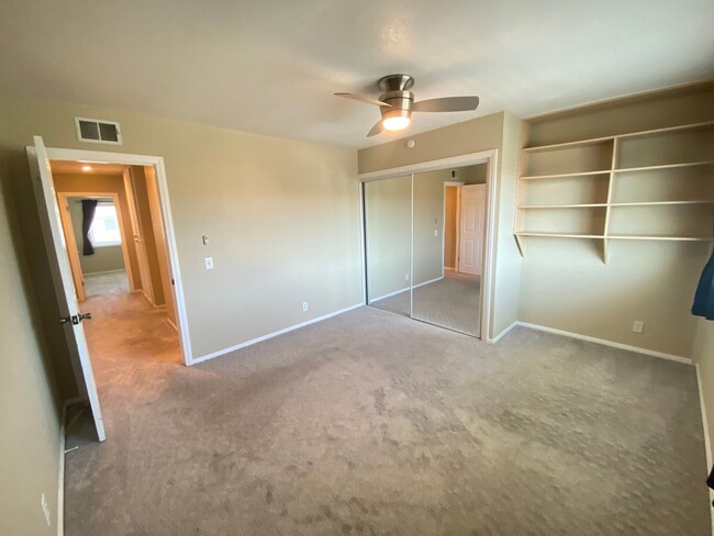 Building Photo - Two Bedroom Huntington Beach Townhouse w/ ...